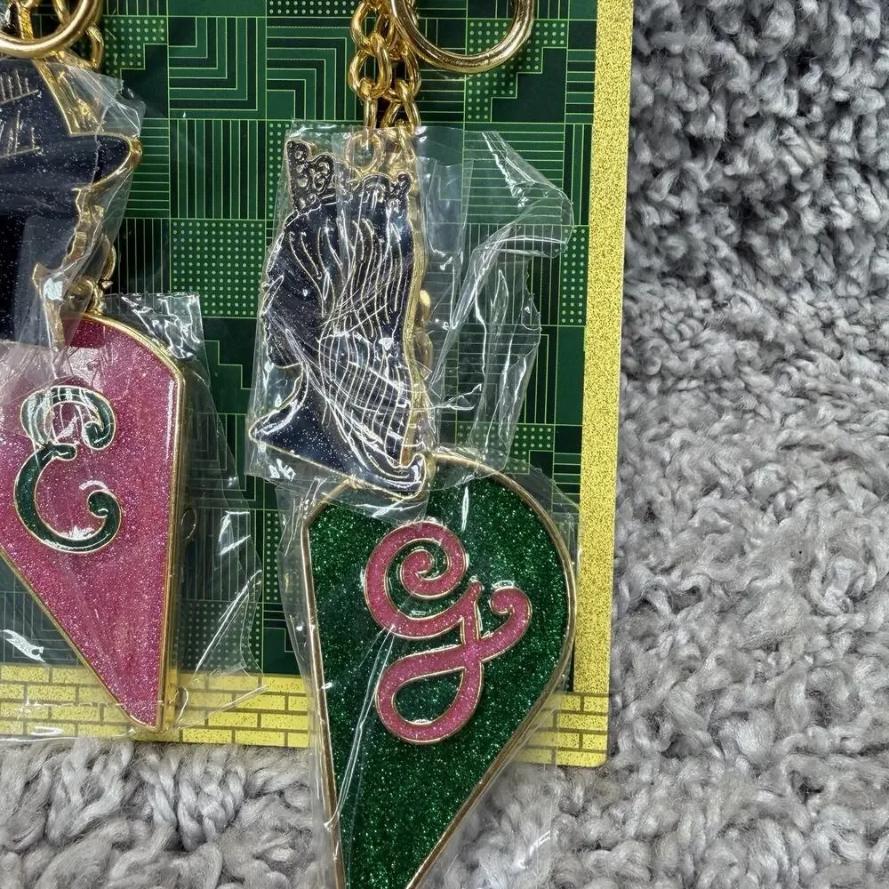 Wicked Glinda & Elphaba Magnetic Heart Bestie Keychain Set New